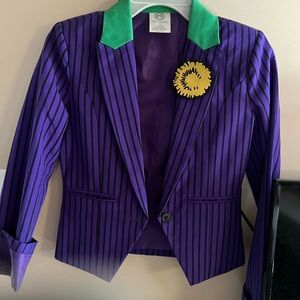 Halloween Joker suit coat bought  50.00 selling for 25.00 fits size 7/8